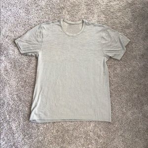 Lululemon tshirt